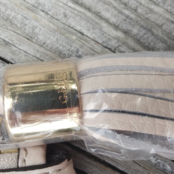 Fresh cream Holiday Collection with rare G.I.L.I. Leather Zip Tassel Wristlet - Picture 11 of 11